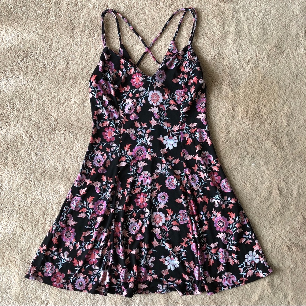 🚫SOLD Ⓜ️ercari Forever 21 Floral Mini Dress S